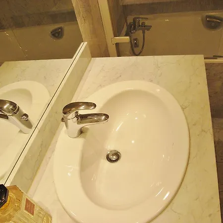 Opera Charming 2 Bedrooms With Terrace Apartman *